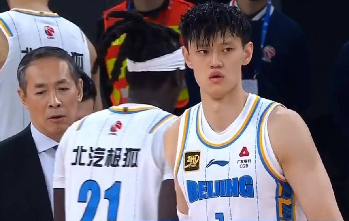 从曾凡博发