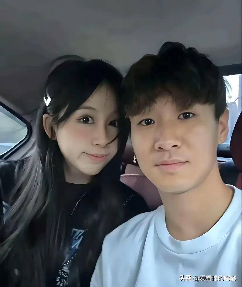 子十分喜爱, 了鲜明对比